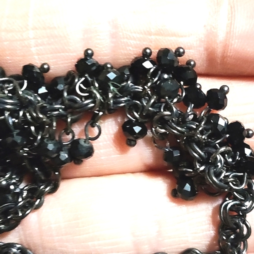 VINTAGE TINY BEADED BLACK CLUSTERED DANGLE GUNMETAL CHAIN 21" NECKLACE - Picture 8 of 10